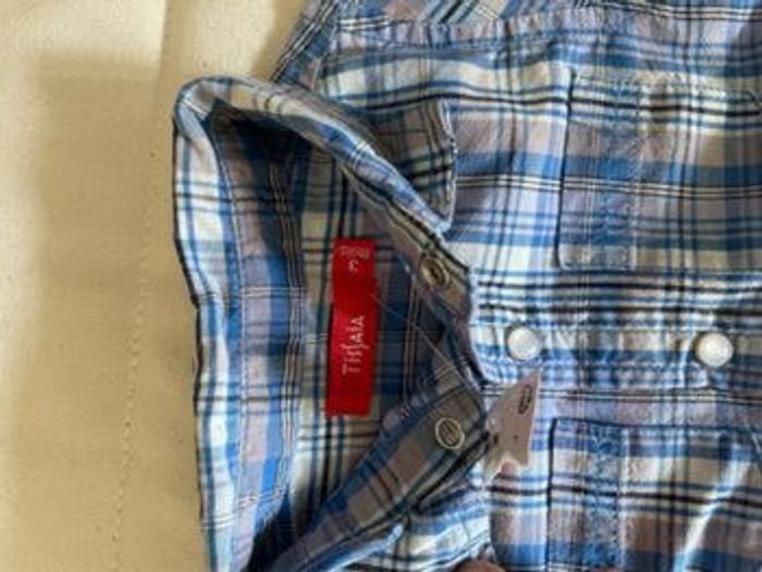 NEUVE JAMAIS PORTÉ - Chemise à carreaux bleue Garçon 3 mois NEUVE jamais porté - photo numéro 2