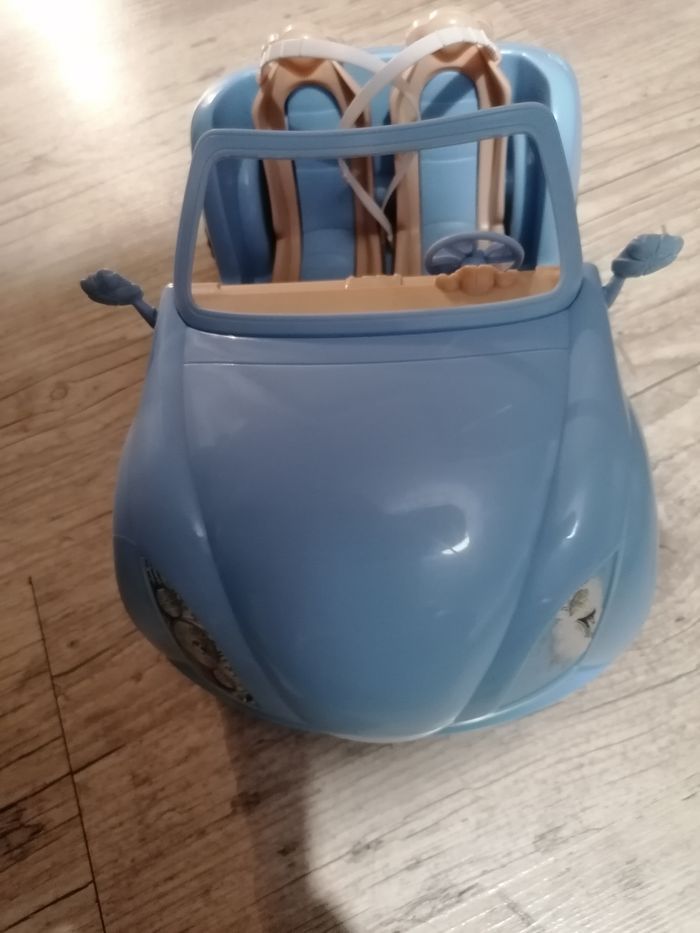 Très jolie Voiture décapotable barbie - photo numéro 3