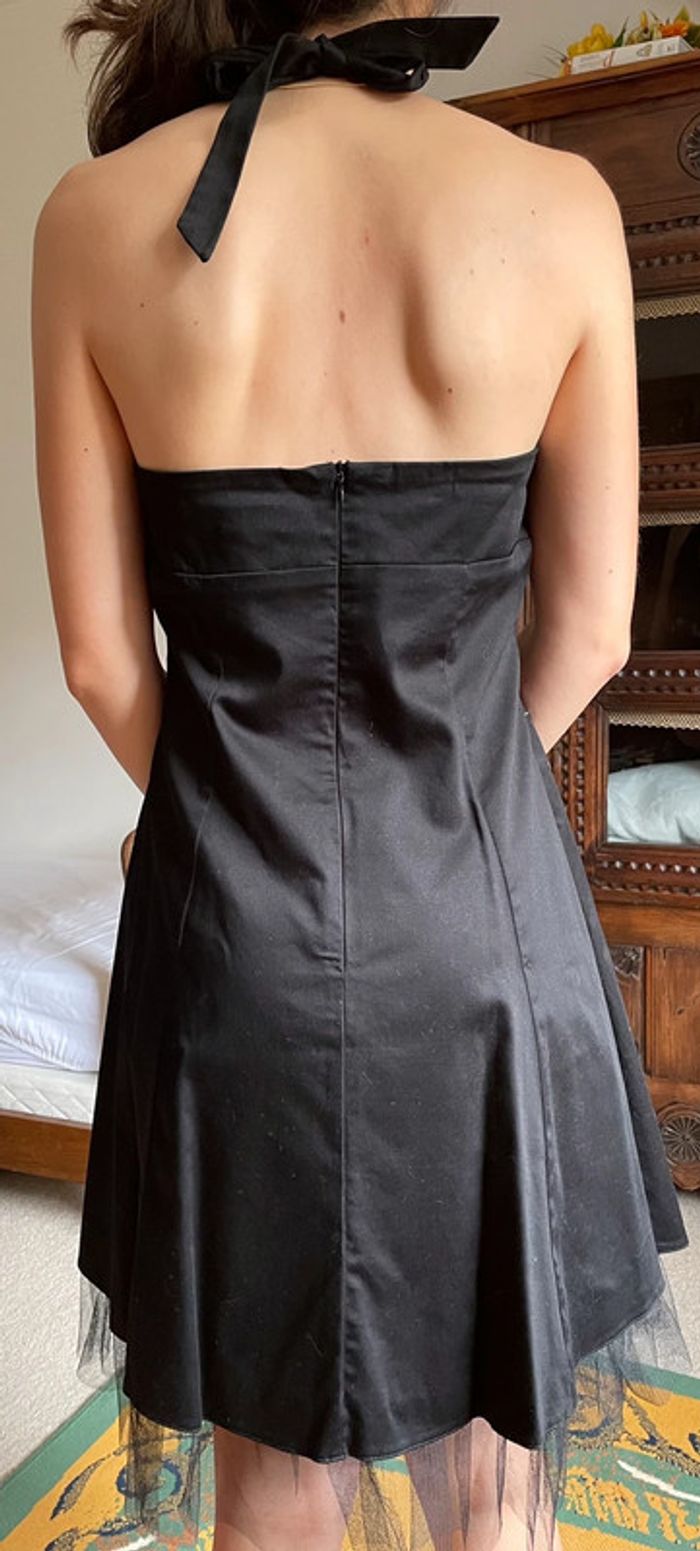 Robe noire tulle et broderie - photo numéro 2