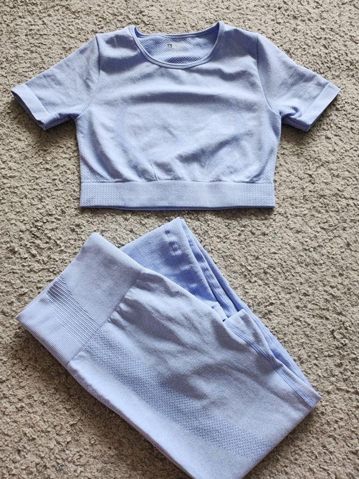 Ensemble de sport sonstiges taille 36 - photo numéro 3