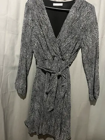 Robe lilie rose noir à pois