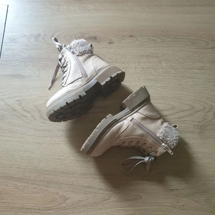 ⭐  Bottines fourrées beige
pointure 26 Kiabi #emyfleury_pointure26fille - photo numéro 5