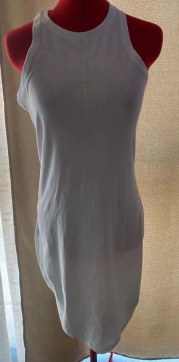 Robe Calvin Klein blanche taille 38 - photo numéro 3