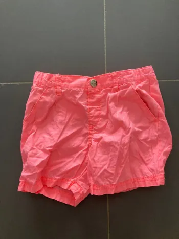 Short h&m 4-5 ans en très bon état