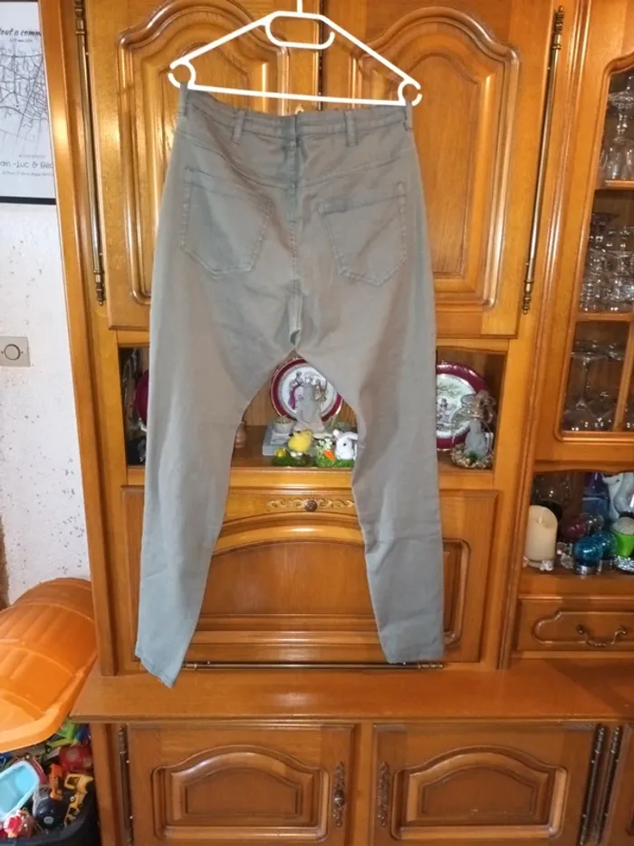 Jean femme taille 44 - photo numéro 3