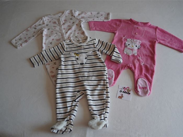 Lot n°1 de 3 Pyjamas velours Orchestra/Hello Kitty/C&A en 3 mois