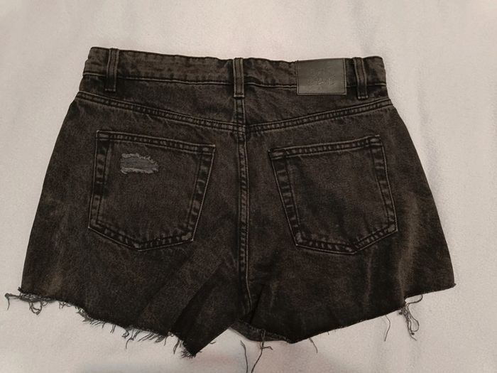 Short noir - photo numéro 4