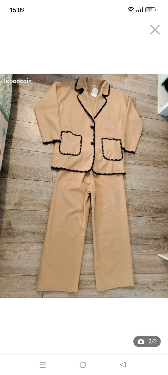 Ensemble neuf taille standard disponible