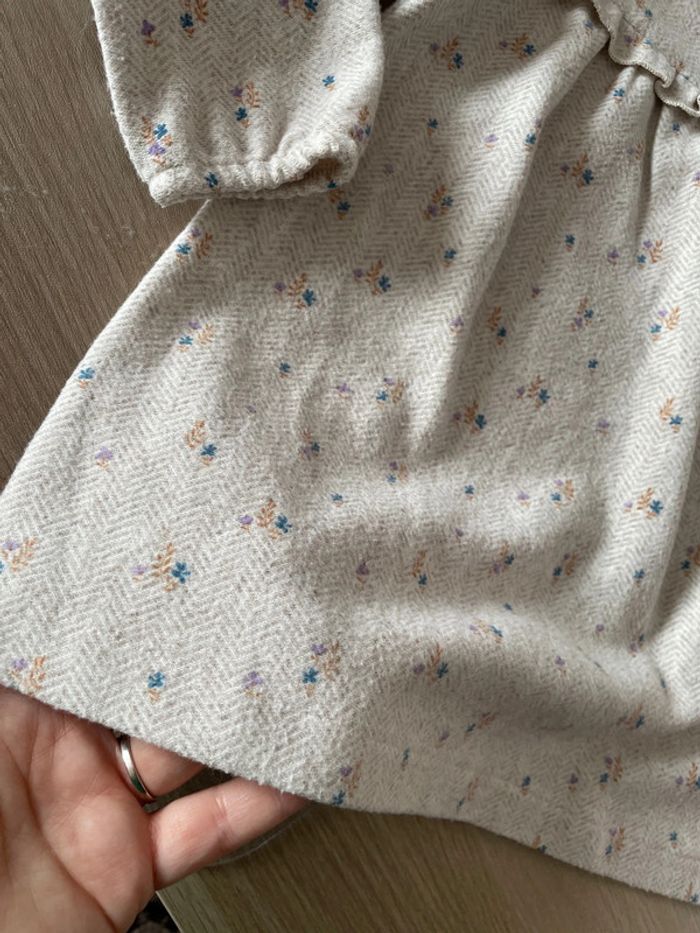 Robe Zara comme neuve 2 ans - photo numéro 2