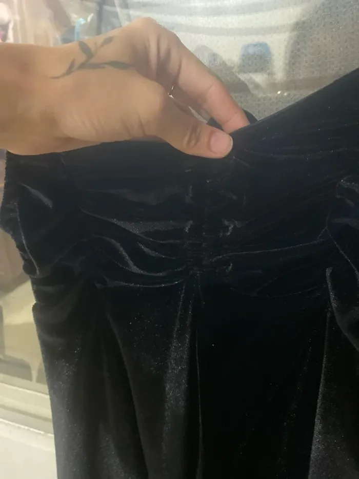 Robe en daim noire - photo numéro 4