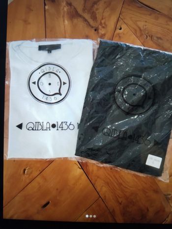 Lot deux tee-shirts Qibla 1436