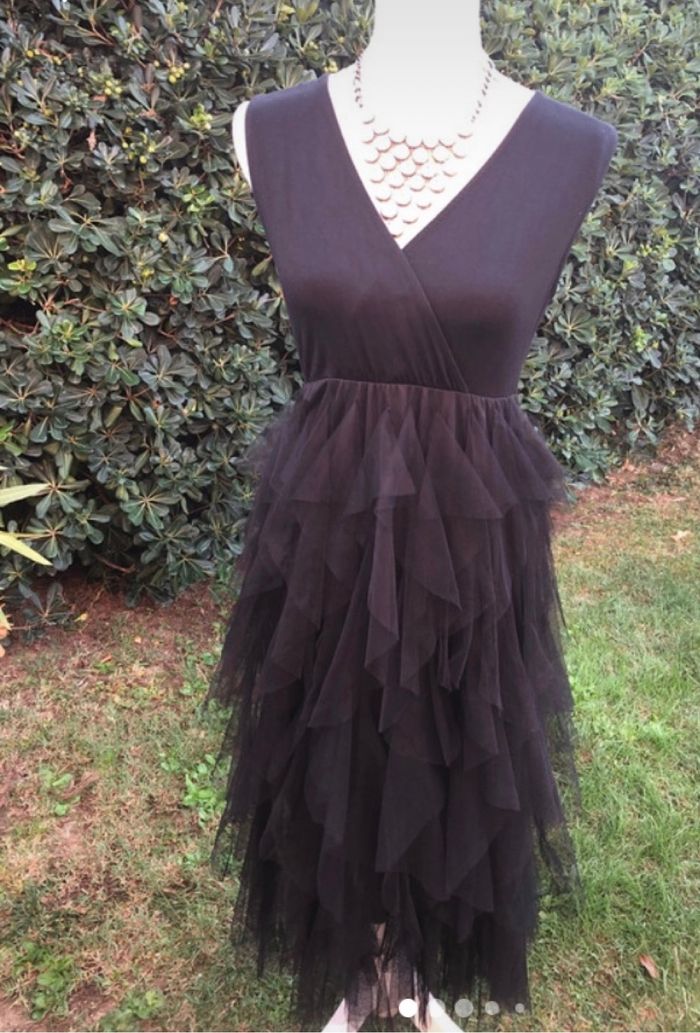 Robe noire avec tulle