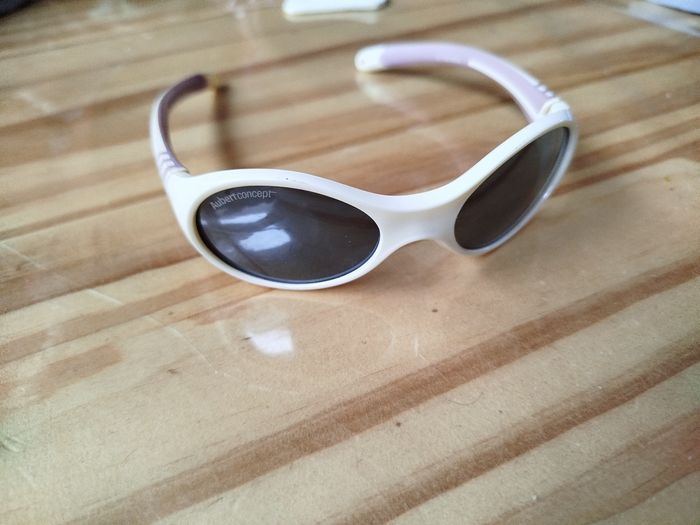 Lunette de soleil - photo numéro 5