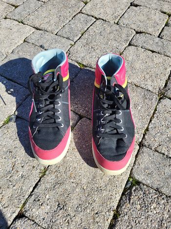 Baskets noir rose bleu jaune Puma T39