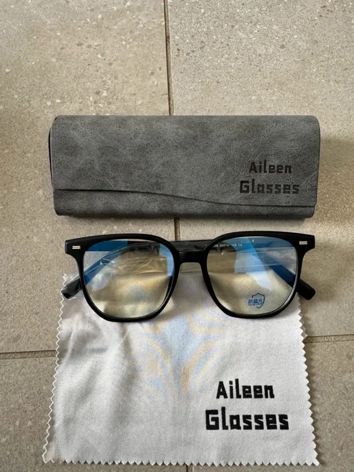 Montures de lunettes, neuve,