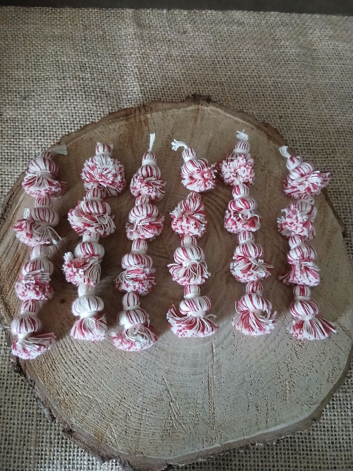Lot de 11 pompons long glands rouge crème coudre ou autre