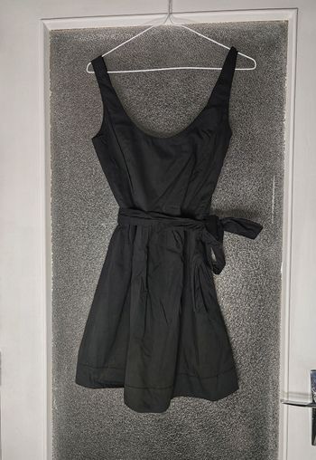 Robe noire cintrée d'été - Bershka 