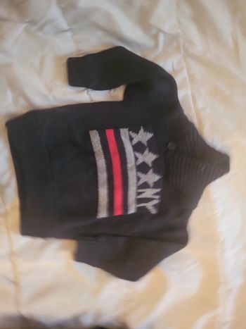 Pull tao 2 ans excellent etat mis 1 fois