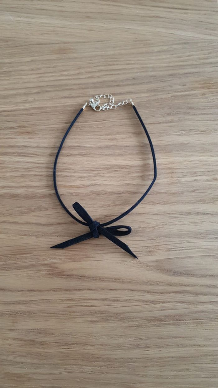 Collier ras du cou noir