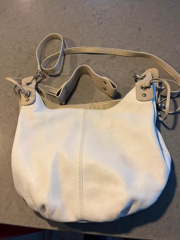 Sac à main en cuir blanc et beige