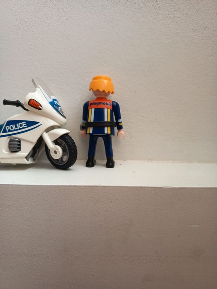moto + Policier Playmobil - photo numéro 3