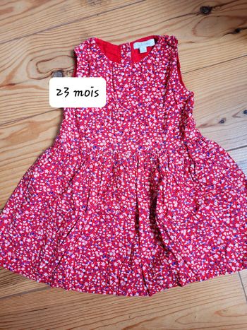 Robe rouge fleurie (23 mois)