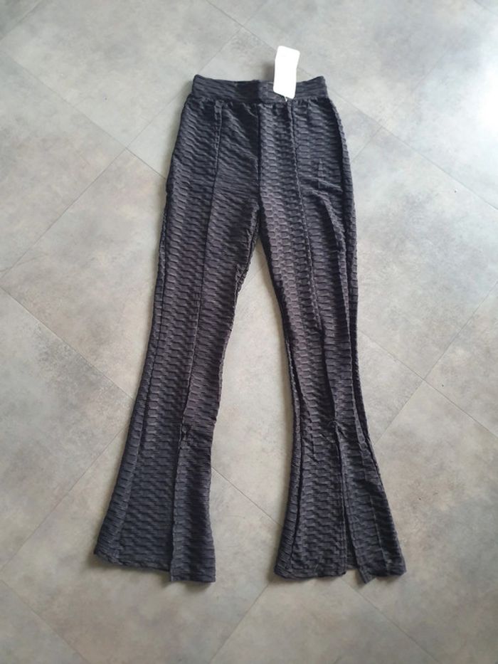 Pantalon évasé Neuf taille S/M - photo numéro 10