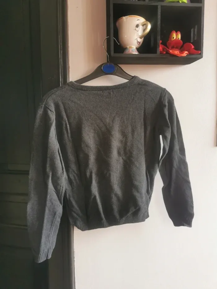 Pull fin gris. 10ans. - photo numéro 2