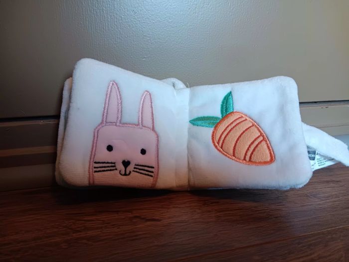 Livre en tissu bébé- marque Hema - nuage / lapin - photo numéro 2