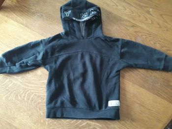 Sweat a capuche noir Zara  4 ans