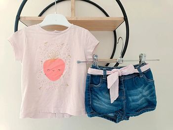 9-12 mois ensemble été Teeshirt Kiabi(12 mois) et short tape a l'oeil (9 mois)