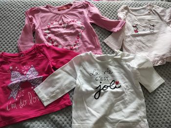 Lot de 4 haut à manches longues en 3 mois très bon etat