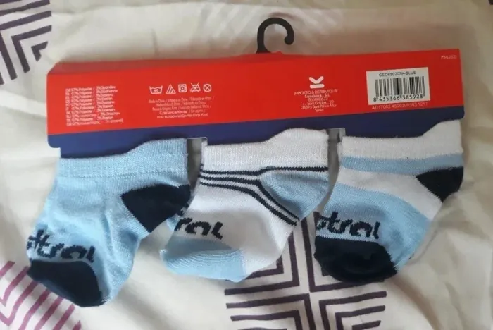 Chaussettes toutes neuves bébé