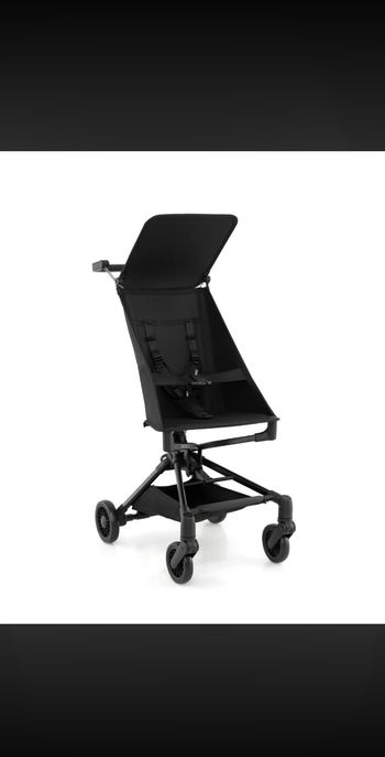 Poussette noir ultra compact ́neuve