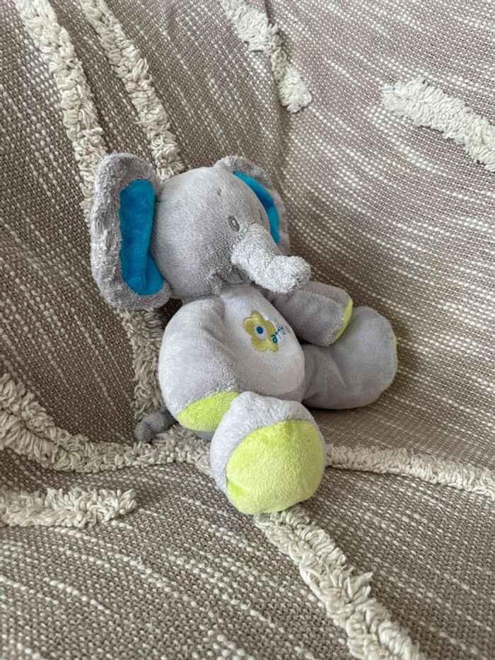Peluche doudou 20cm Arthur et Lola éléphant bleu et gris fleur verte bon état - photo numéro 3