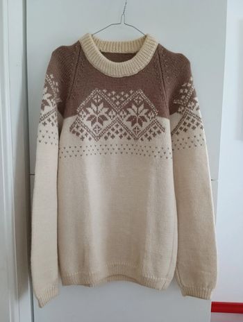 Gros pull en laine beige et marron motifs montagnard