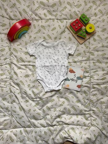 body manches courtes blanc motifs gris 3 mois influx