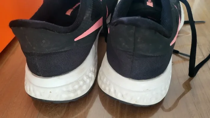 Nike révolution 5 taille 38.5 - photo numéro 4