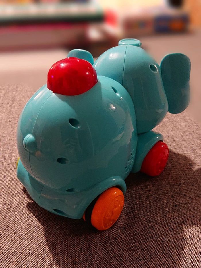 Petit éléphant avec souris, télécommandé pour les touts petits - photo numéro 2