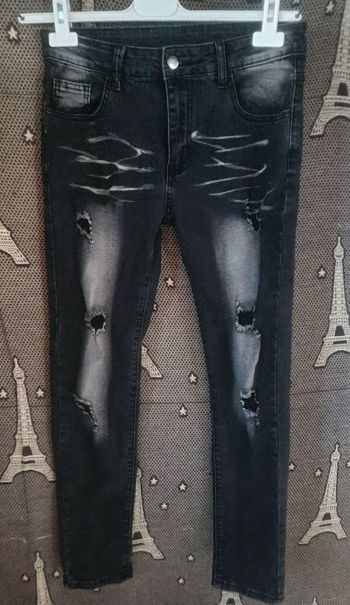Jean effet délavé et troué 14ans comme neuf
