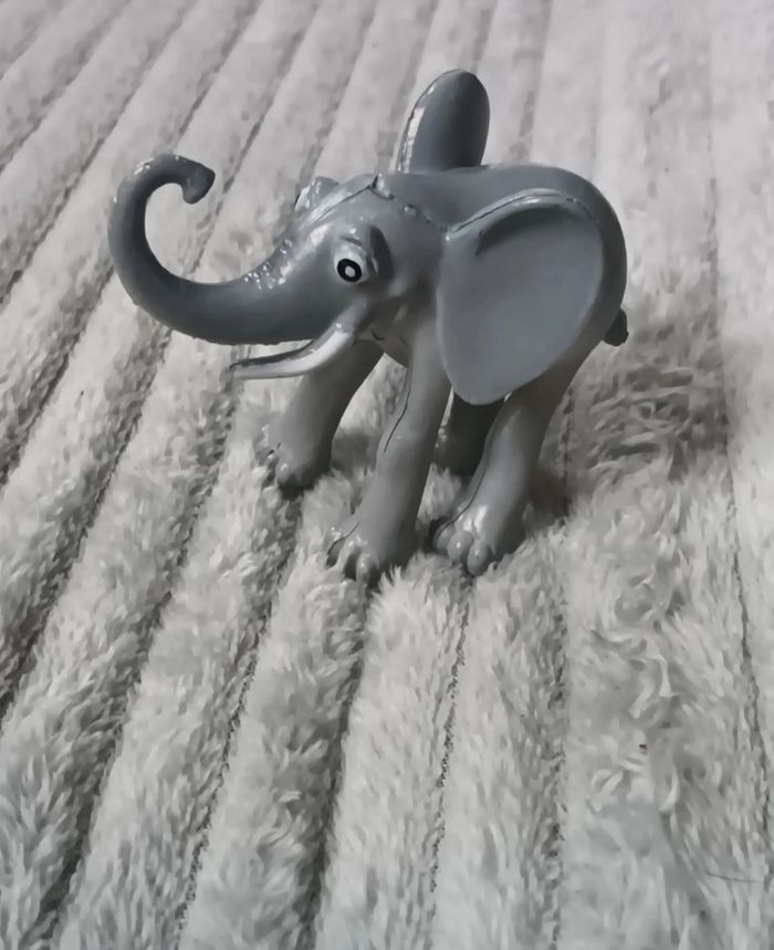 Figurine elephant 9cm