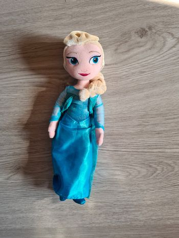 Poupée reine des neige
