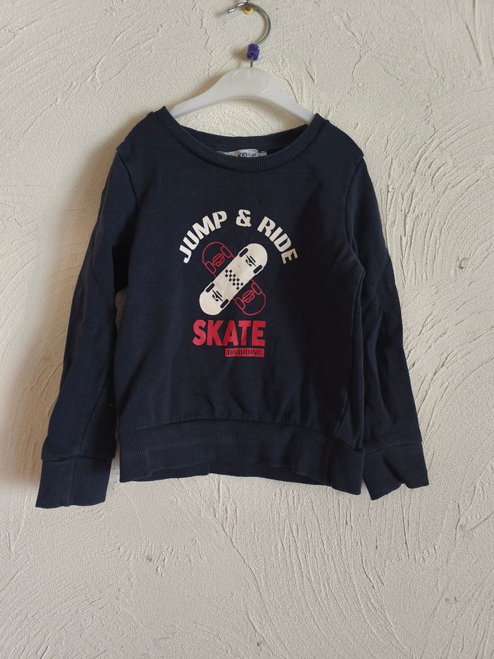 Sweat bleu