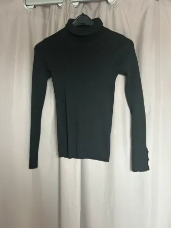 Pull noir
