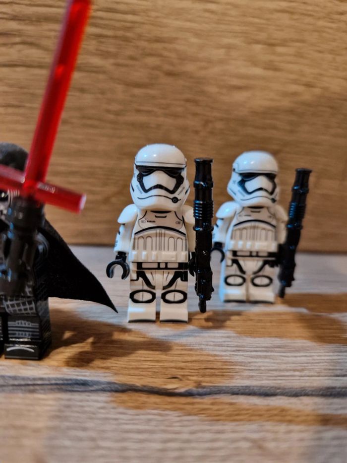 Figurines type lego Sith Kylo Ren + 4 stormtroopers star wars - photo numéro 4