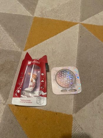 Figurine et stickers neuf le lot 