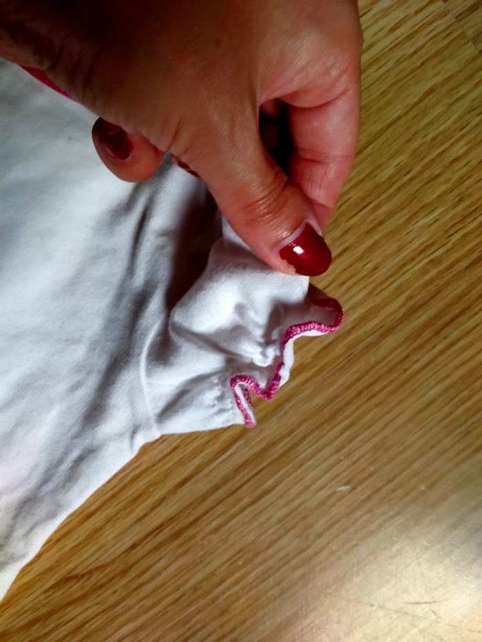 T-shirt blanc froufrous roses. bébé 18 mois - photo numéro 4