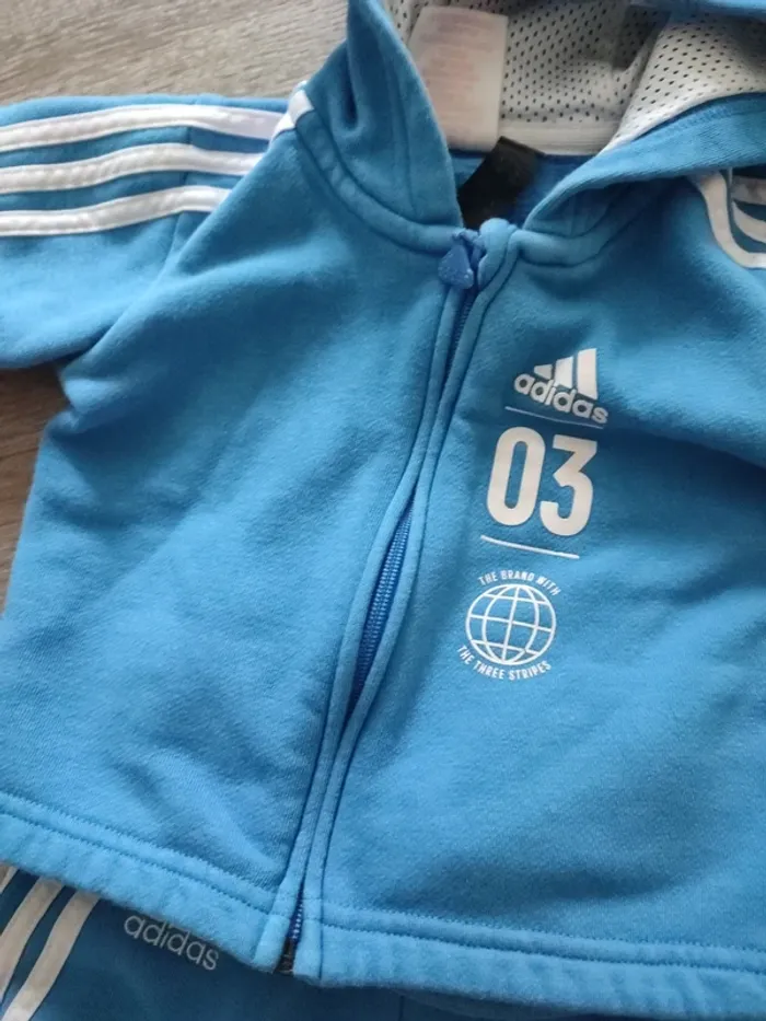 Jogging adidas 3/6 mois - photo numéro 2