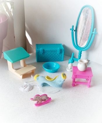 Meuble mobilier vintage glady famille delavannat poupée doll miroir table coffre lampe huile bleu