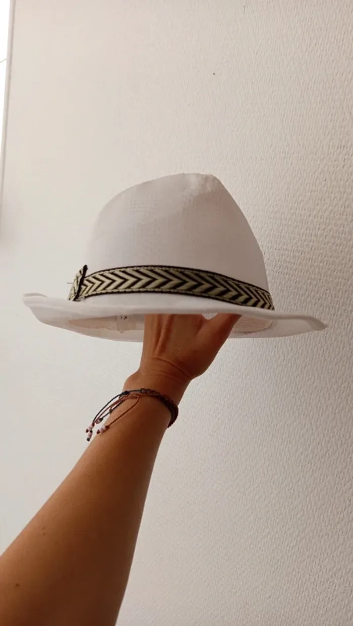 Chapeau élégant - photo numéro 2